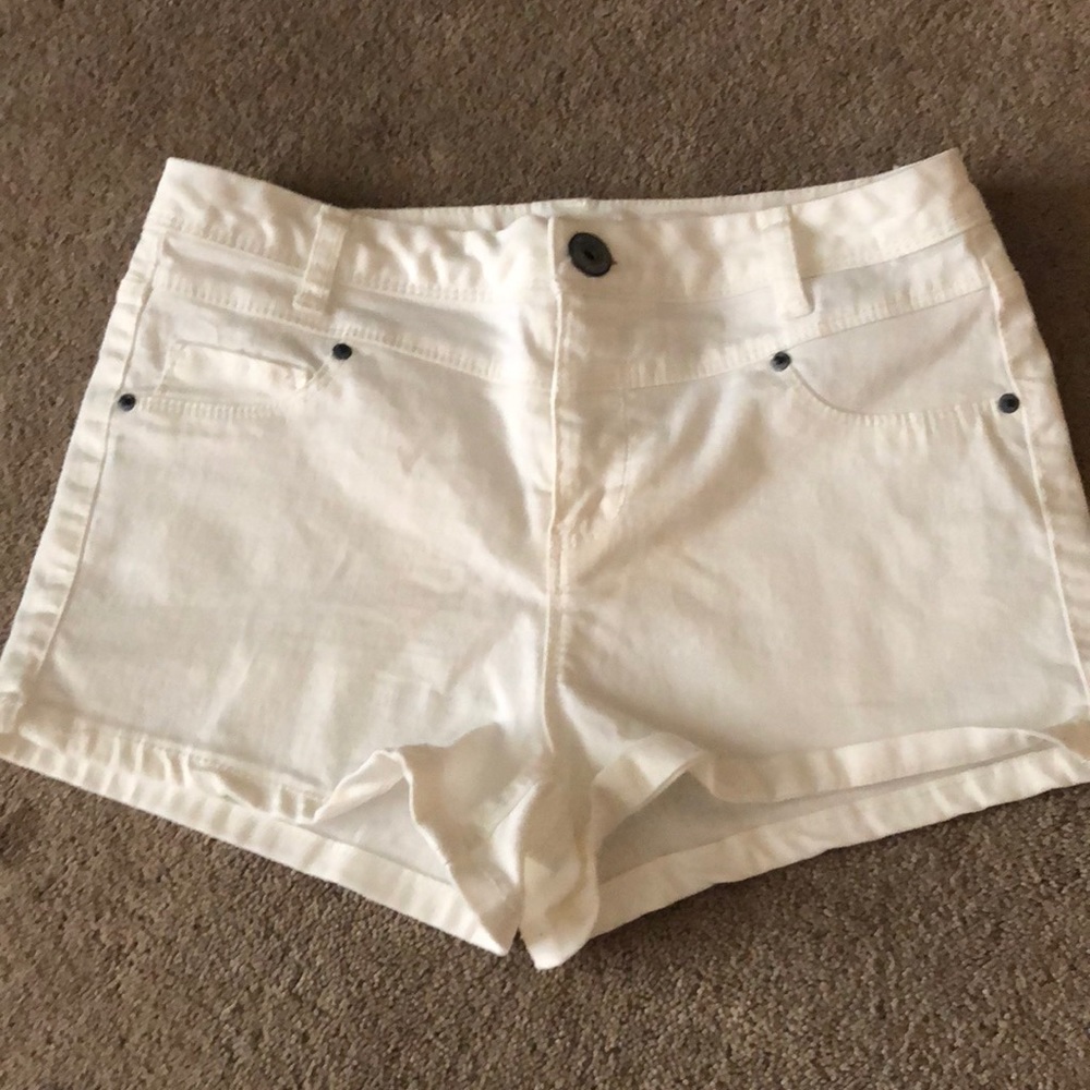 5/20 white shorts